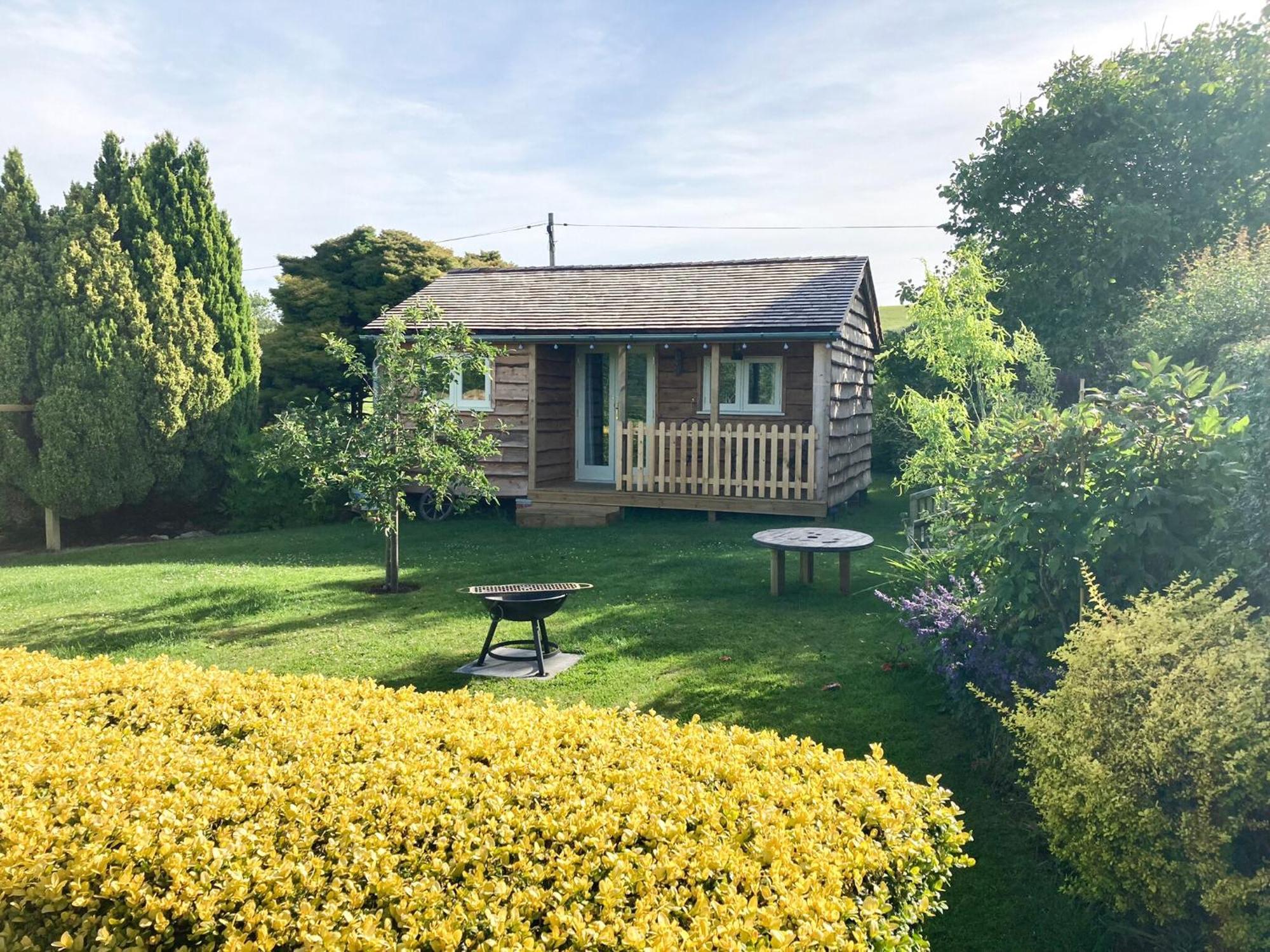 Walnut Lodge Wells Exterior photo